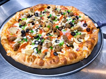 Deluxe Pizza