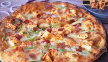 Medium Tandoori Paneer Pizza